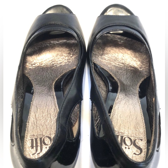 Sofft Black Peep Toe Side Cutouts Leather Heels size 9M - Picture 14 of 17